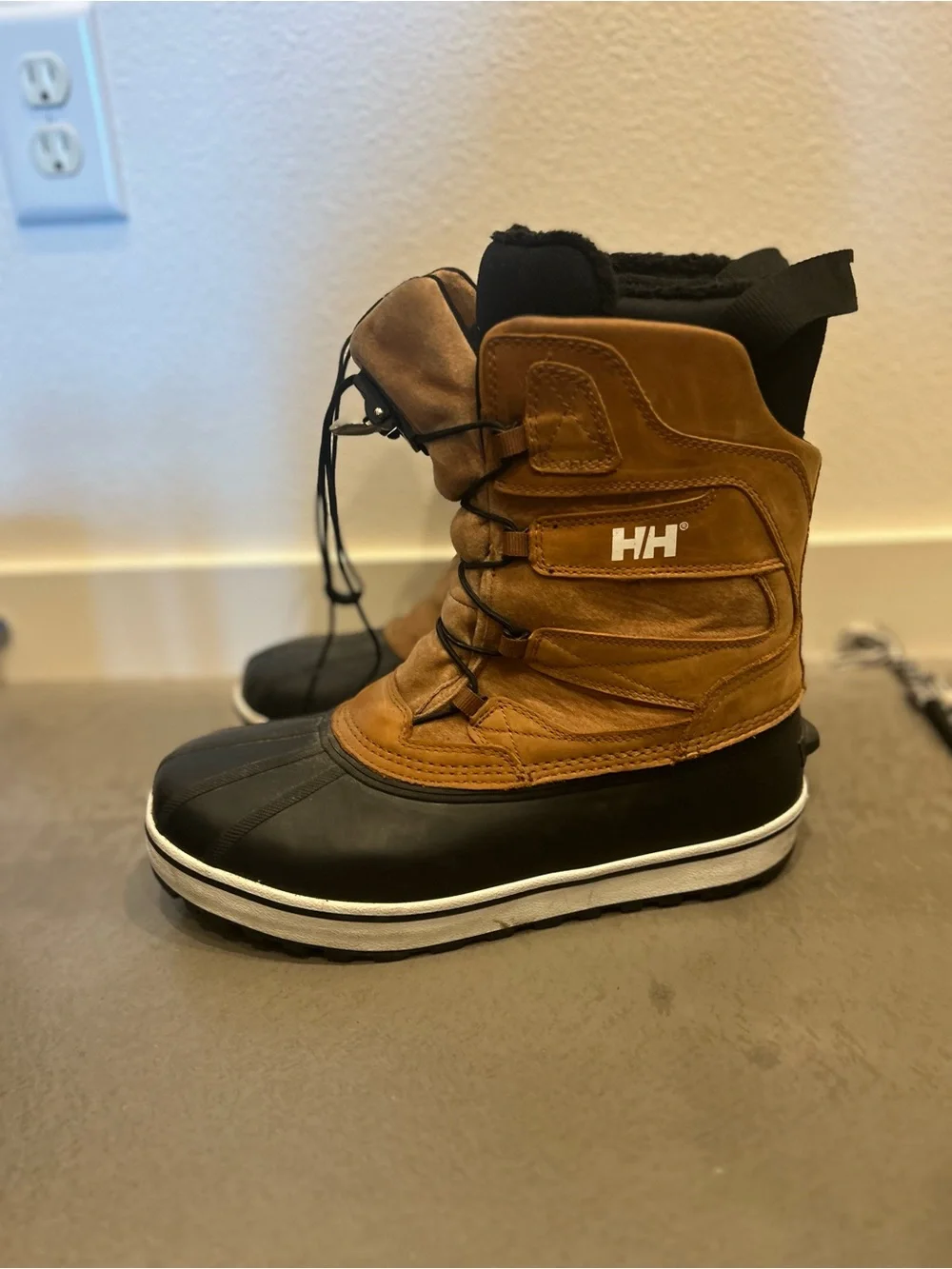 Men’s Helly Hansen Sz.12 Waterproof Insulated Ice FX Snow Boots Board Ski Winter